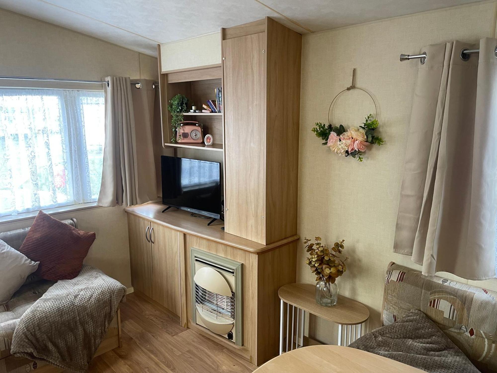 Sandlemere - 6 Berth, 3 Bedroom Caravan Tunstall  Εξωτερικό φωτογραφία